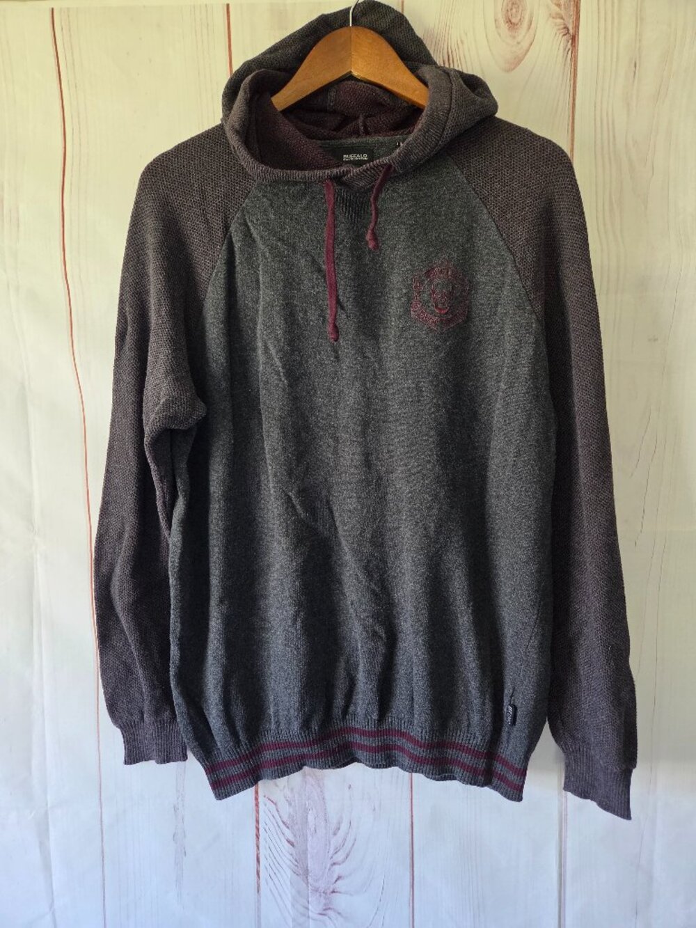 Buffalo David Bitton “Wolcott” Pullover Hoodie. Men’s M. Dark Gray/maroon skull
